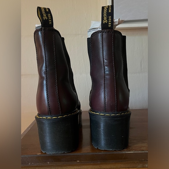 Dr. Martens Rometty Leather Chelsea Boot in Burgundy sz 7 - Picture 3 of 11